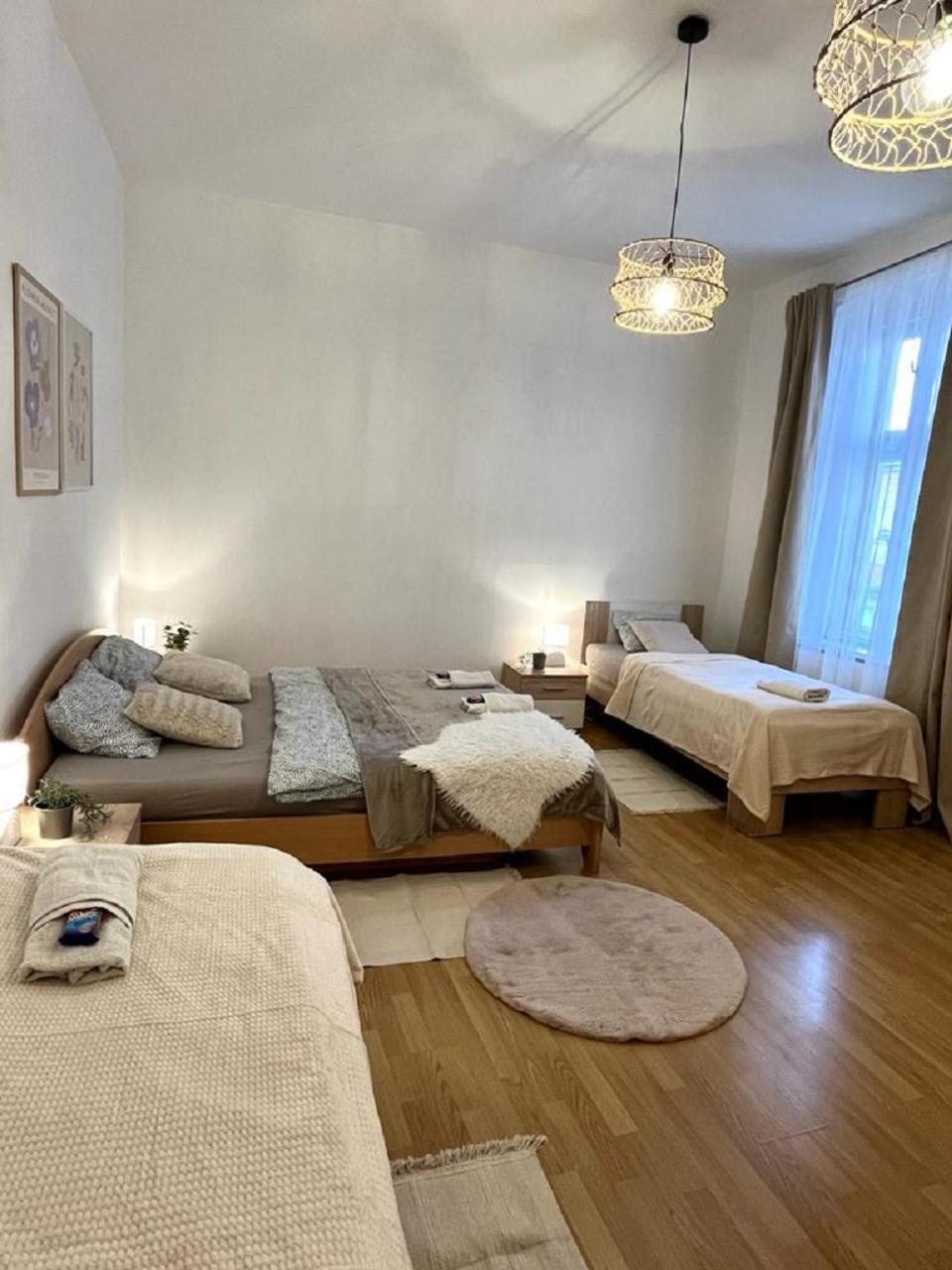 Apartment Olivia - Old Town Bratislava Extérieur photo